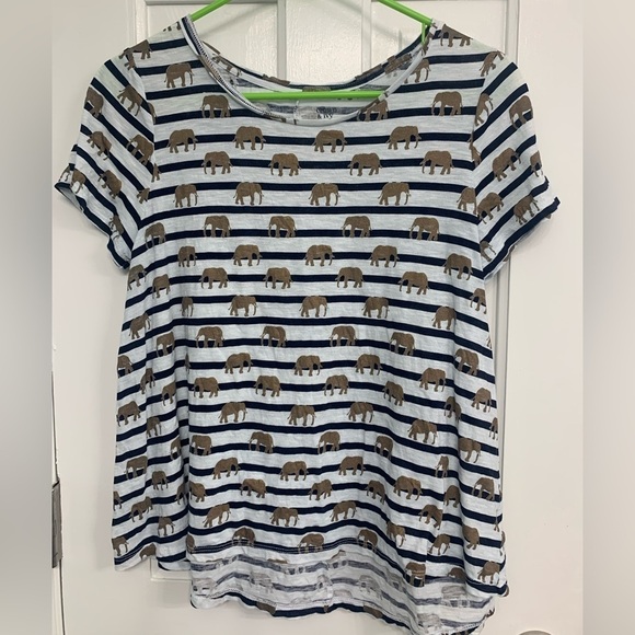 🎉crown & Ivy Elephant tee. Gold elephants/blue/white stripes. Size MP - Picture 1 of 9